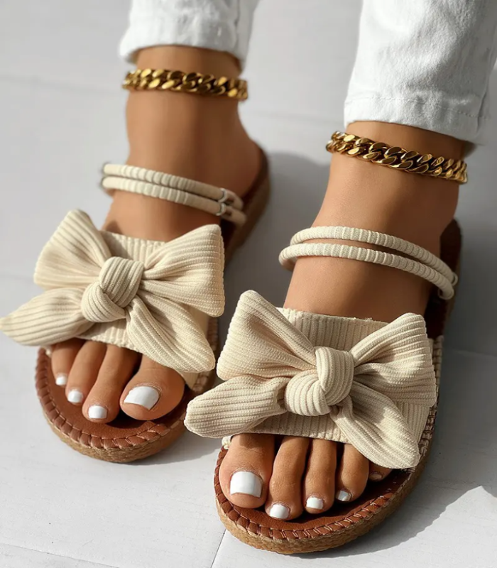 DAKI - Bow Accent Beach Sandals