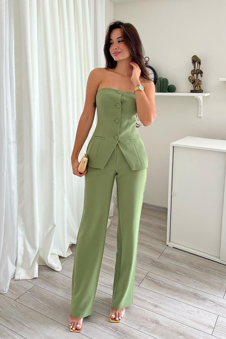 ELIARA - Chic Sleeveless Set